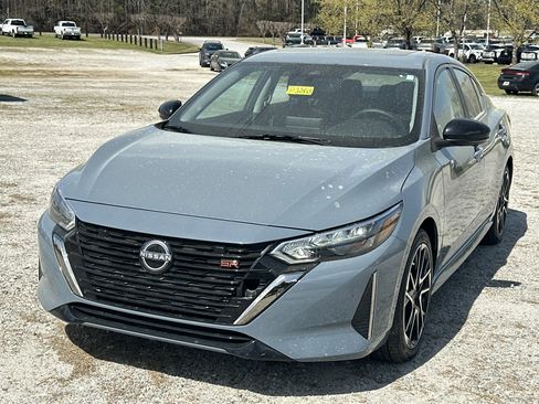 Used 2024 Nissan Sentra SR w/ SR Premium Package image 1