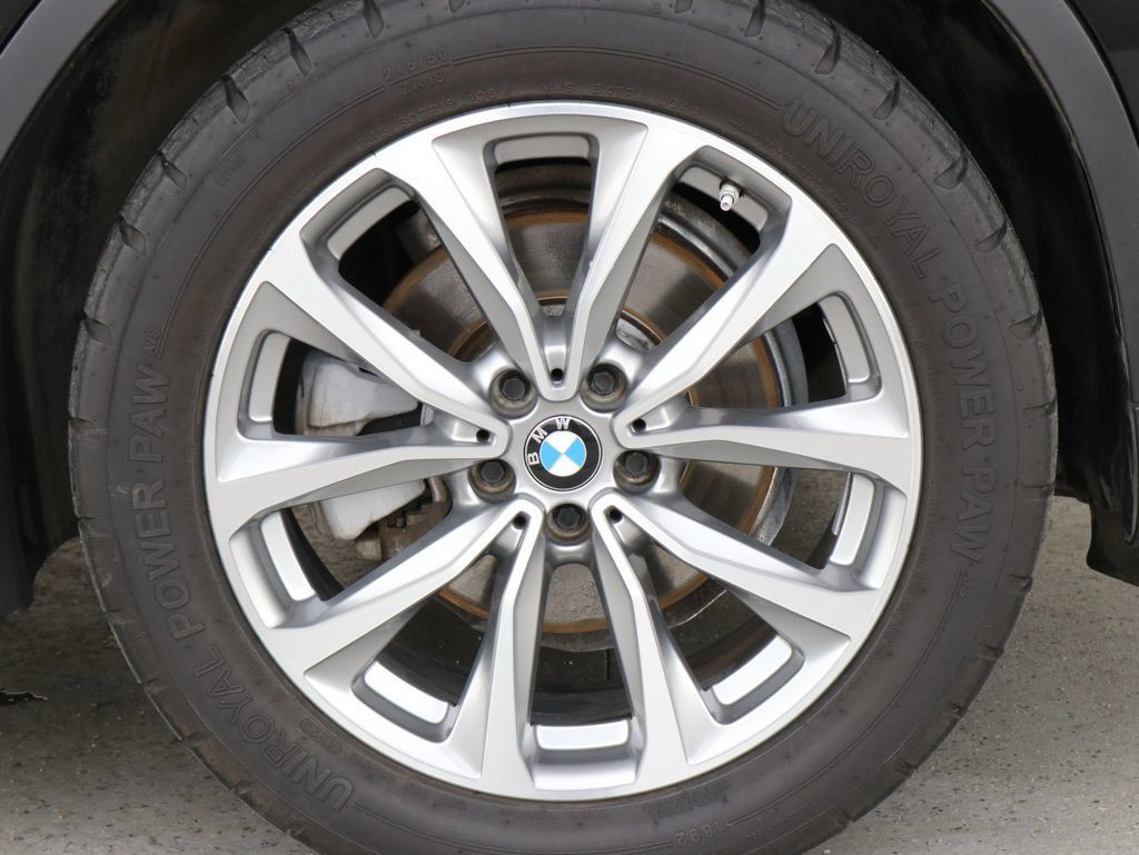 Used 2019 BMW X4 xDrive30i w/ Driving Assistance Package AWD/4WD image 18