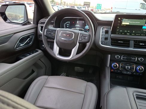 Certified 2023 GMC Yukon SLT w/ SLT Luxury Package image 14