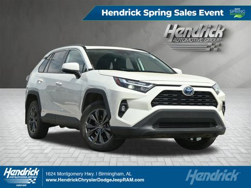 Used 2022 Toyota RAV4 XLE Premium image 1