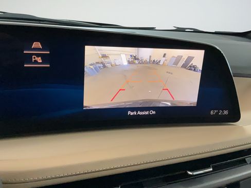 Certified 2024 Cadillac XT4 Luxury FWD image 17