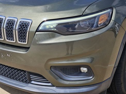 Used 2019 Jeep Cherokee Latitude w/ Popular Appearance Group FWD image 12