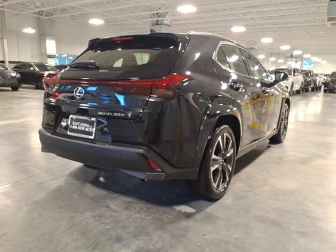 New 2026 Lexus UX 300h AWD image 17