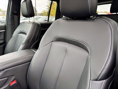 New 2025 Jeep Grand Cherokee Limited image 8