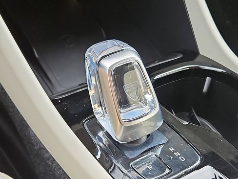 New 2026 Volvo XC40 B5 Ultra w/ Protection Package Premier image 13