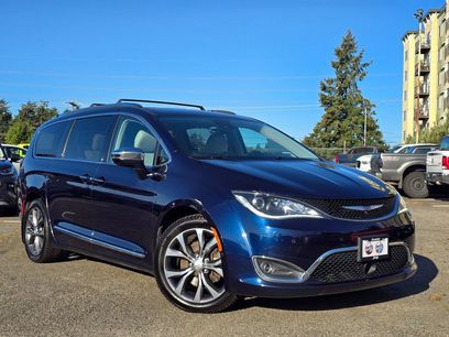 Used 2017 Chrysler Pacifica Limited