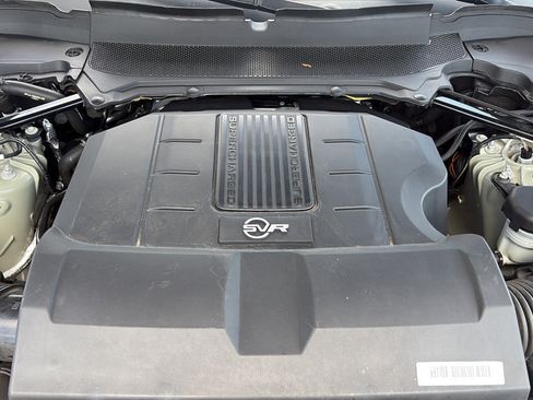 Used 2022 Land Rover Range Rover Sport SVR Carbon Edition AWD/4WD image 28