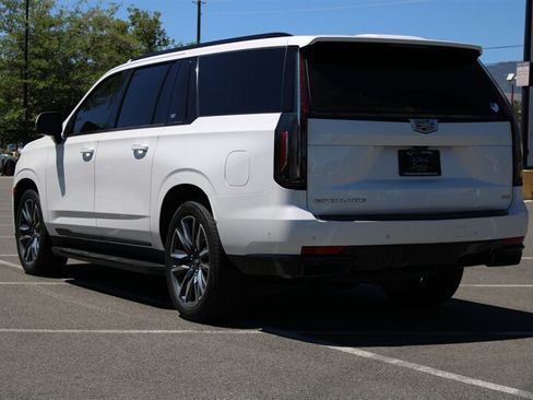 Used 2022 Cadillac Escalade ESV Sport Platinum AWD/4WD image 15