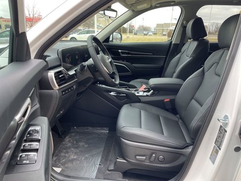 New 2025 Kia Telluride S image 8