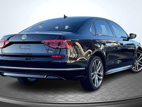 Used 2018 Volkswagen Passat 2.0T R-Line image 13