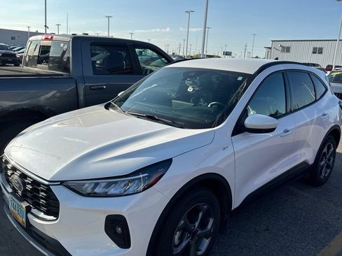 Used 2025 Ford Escape ST-Line Select w/ Tech Pack #1 AWD/4WD image 8