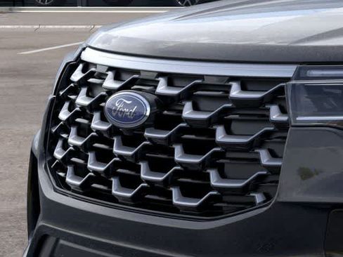 New 2026 Ford Explorer Platinum w/ LUX Leather Package AWD/4WD image 17