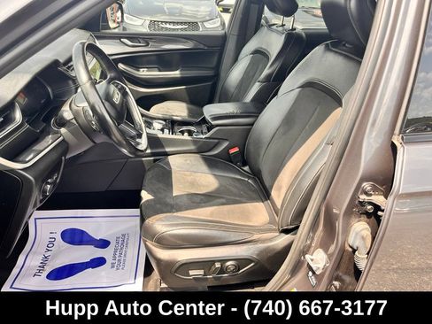 Used 2022 Jeep Grand Cherokee L Laredo AWD/4WD image 7