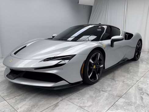 Used 2021 Ferrari SF90 Stradale image 4