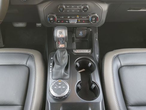 Used 2025 Ford Bronco Outer Banks w/ Matte Film Protection Package image 19