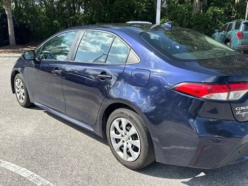 Used 2022 Toyota Corolla LE FWD image 3