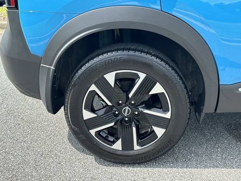 Certified 2025 Nissan Kicks SR FWD image 21