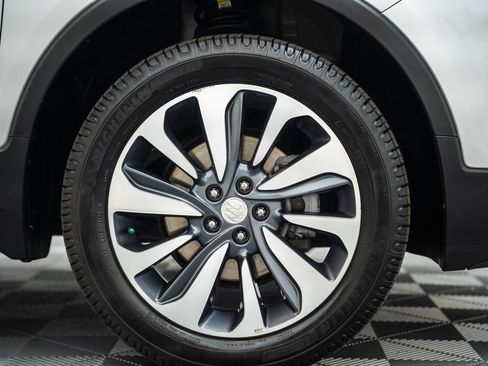Used 2022 Buick Encore Preferred w/ Safety Package AWD/4WD image 15