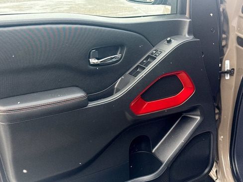 Used 2023 Nissan Frontier PRO-4X w/ Technology Package image 17