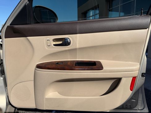 Used 2009 Buick LaCrosse CXL image 16