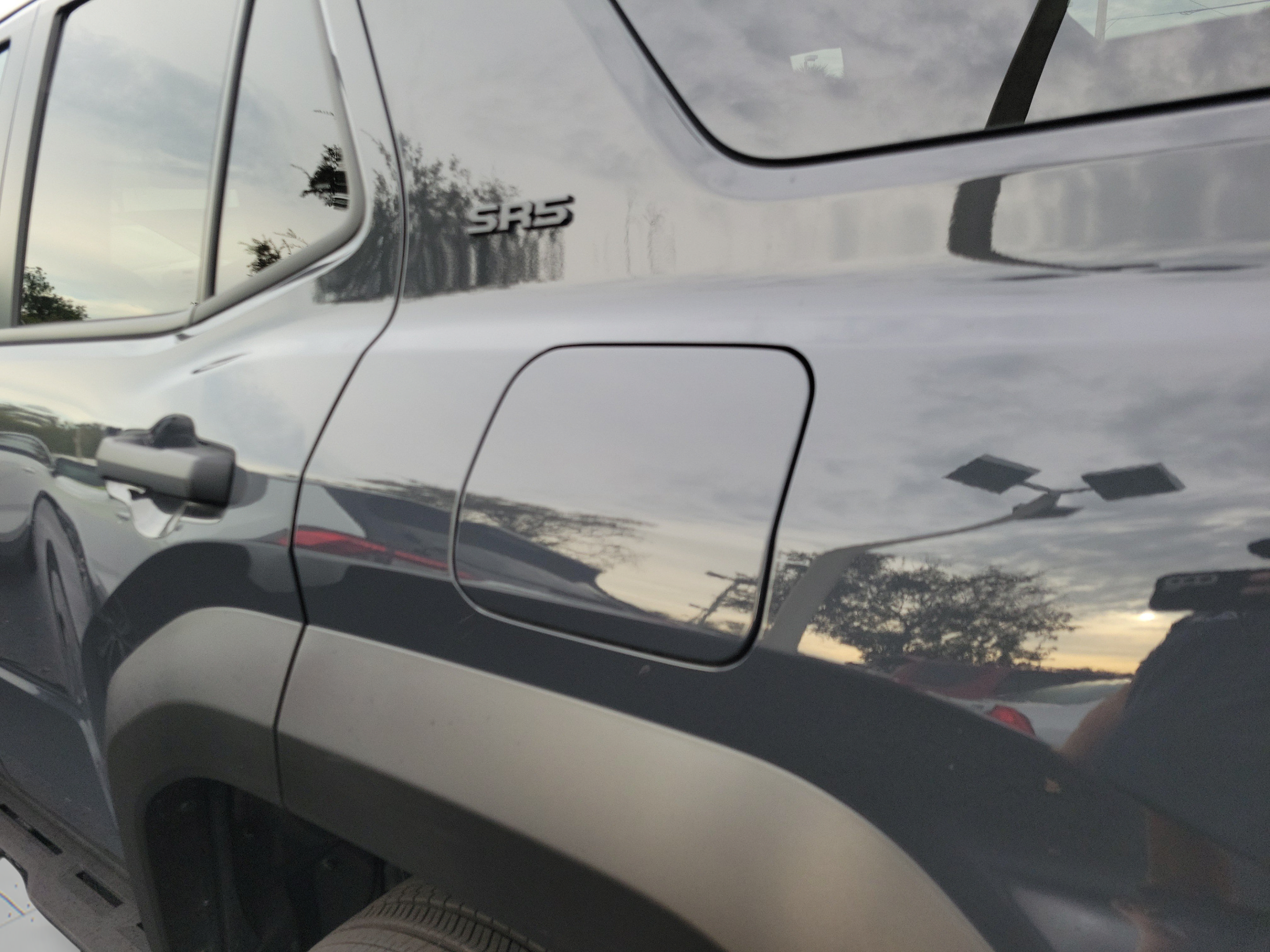 Used 2025 Toyota 4Runner SR5 AWD/4WD image 22