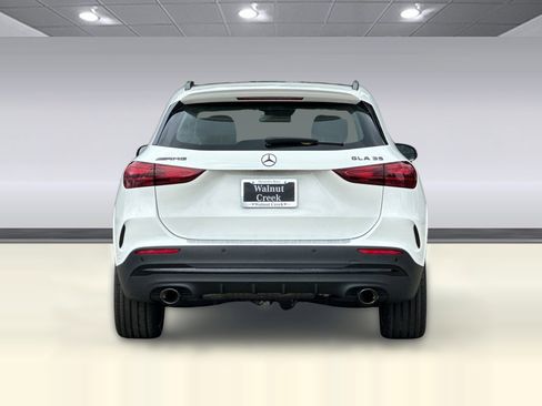 New 2026 Mercedes-Benz GLA 35 AMG 4MATIC image 10