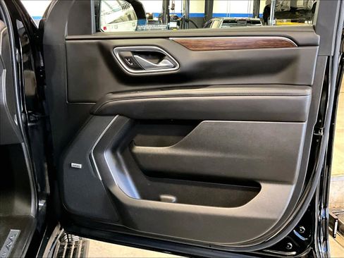 Used 2021 Chevrolet Tahoe High Country image 12