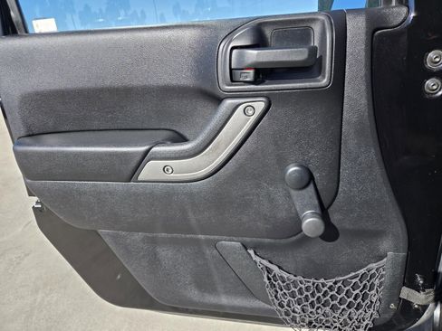 Used 2015 Jeep Wrangler Unlimited Sport w/ Connectivity Group image 15