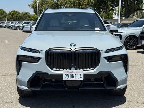 Used 2026 BMW X7 xDrive40i w/ M Sport Package AWD/4WD image 3