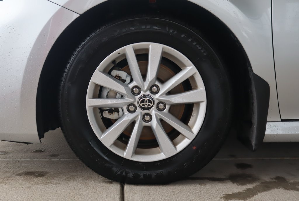 Used 2026 Toyota Camry LE FWD image 5