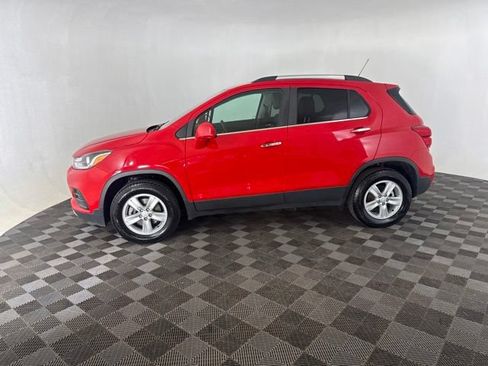 Used 2018 Chevrolet Trax LT w/ Sun & Sound Package AWD/4WD image 8