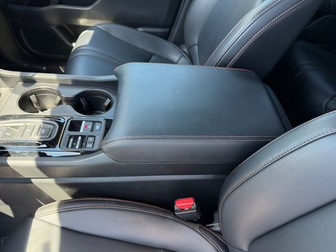 Used 2025 Honda Pilot TrailSport image 14