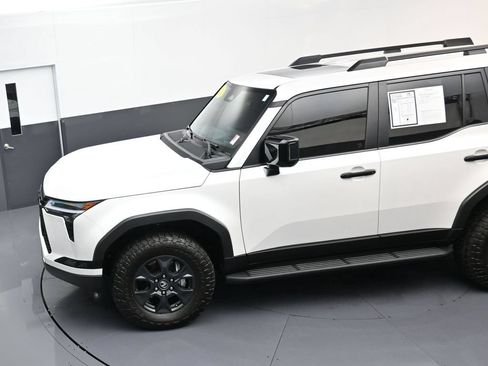 Used 2024 Lexus GX 550 AWD/4WD image 23