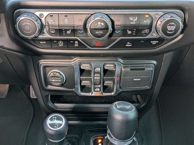 Certified 2022 Jeep Wrangler Unlimited Sport w/ Sun And Sound Package AWD/4WD image 16