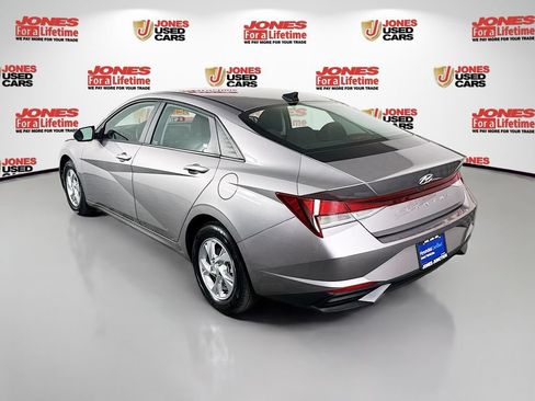 Certified 2023 Hyundai Elantra SE FWD image 2