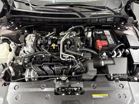 Used 2024 Nissan Altima 2.5 SV image 7