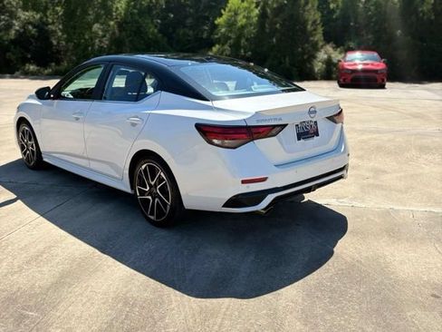 Used 2024 Nissan Sentra SR FWD image 3