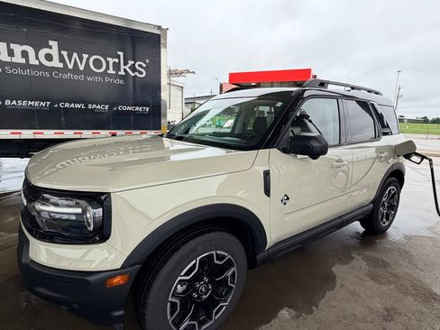 Used 2025 Ford Bronco Sport Outer Banks w/ Outer Banks Tech Package+ AWD/4WD image 18
