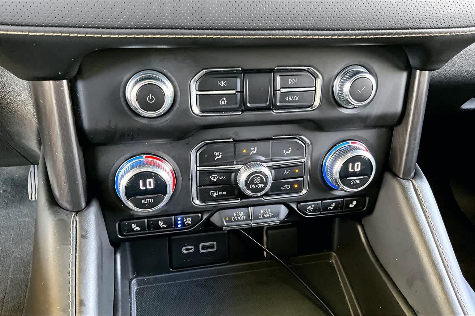 Used 2023 GMC Yukon AT4 w/ AT4 Premium Plus Package AWD/4WD image 33