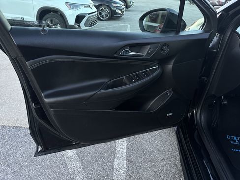 Used 2018 Chevrolet Cruze Premier image 23