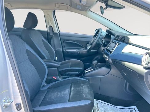 Used 2025 Nissan Versa SV FWD image 27