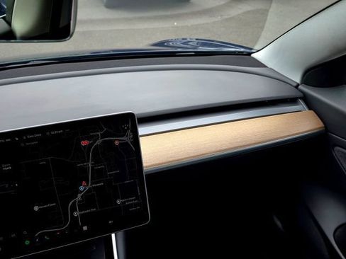 Used 2018 Tesla Model 3 Long Range RWD image 25