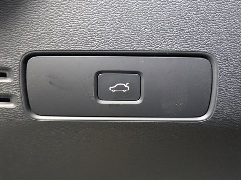 New 2026 Volvo XC40 B5 Core image 32