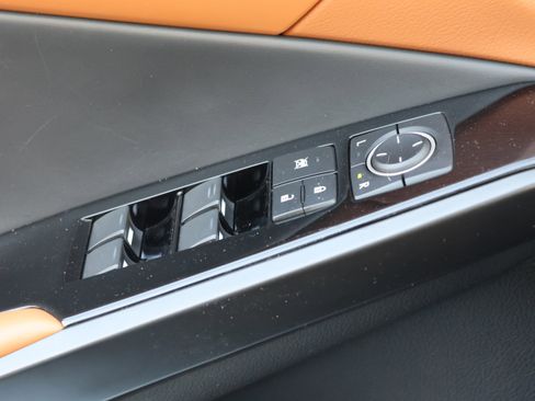 Certified 2025 Lexus IS 350 F Sport image 13