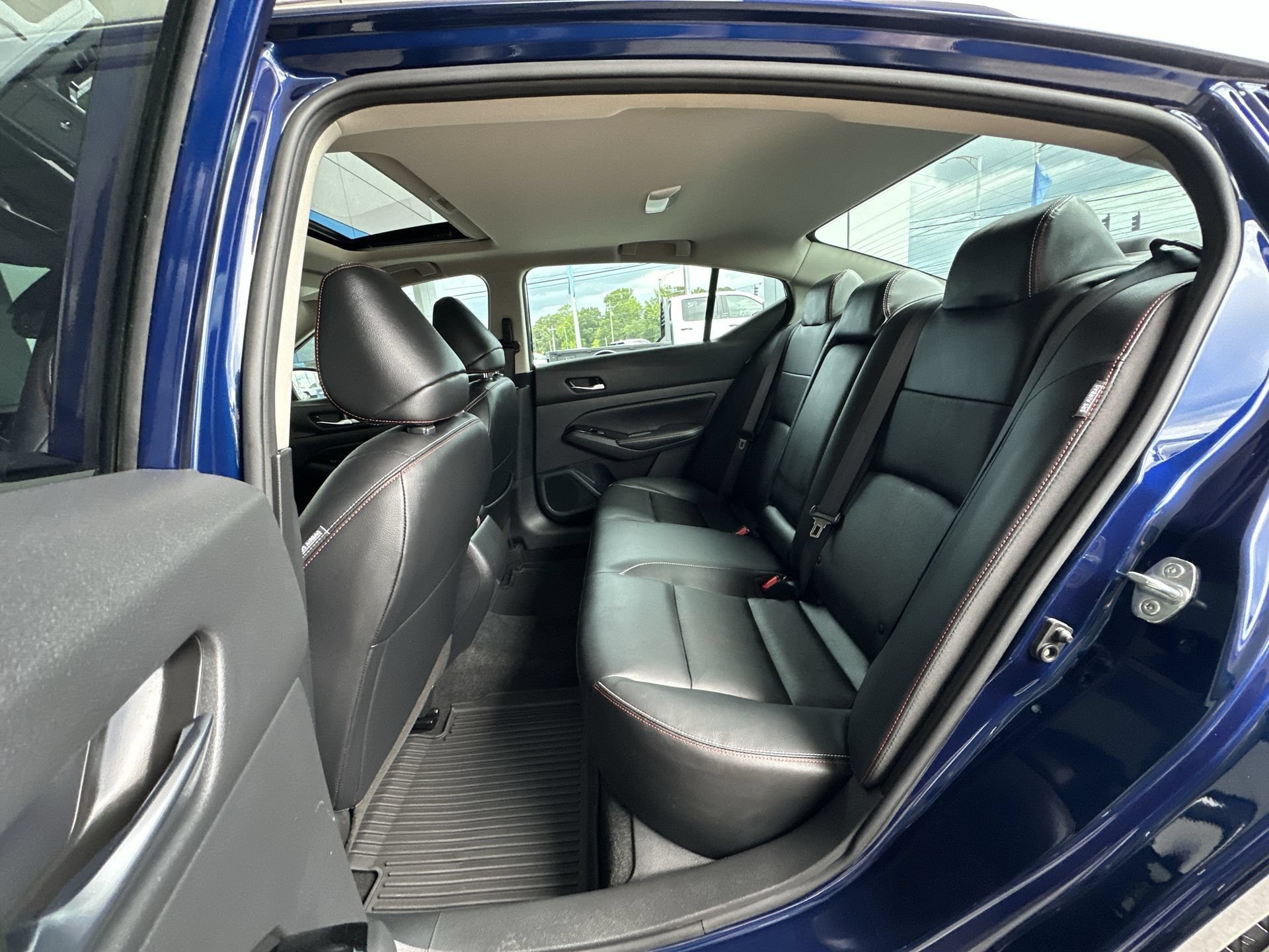 Used 2024 Nissan Altima 2.5 SR w/ SR Premium Package FWD image 24