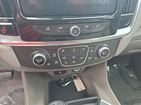 Used 2018 Chevrolet Traverse LT FWD image 23
