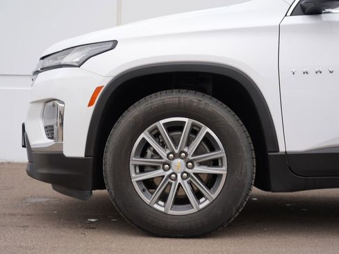 Used 2023 Chevrolet Traverse LT image 11