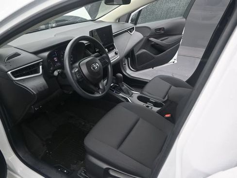 Used 2024 Toyota Corolla LE FWD image 4