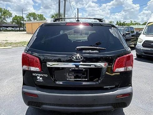Used 2012 Kia Sorento LX w/ Convenience Pkg FWD image 5