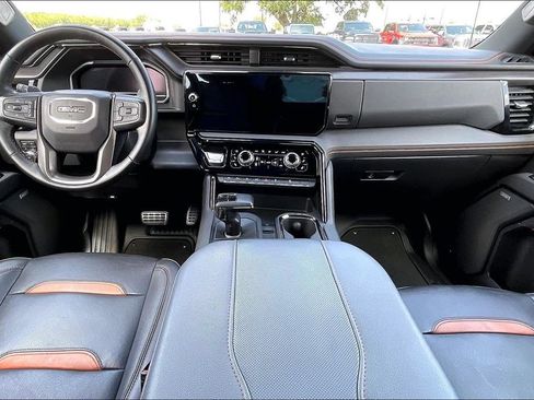 Used 2023 GMC Sierra 1500 AT4 w/ AT4 Premium Package AWD/4WD image 7